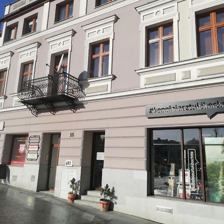 Klimatyczny Apartament Przy Bochenskim Rynku. Бохня Экстерьер фото