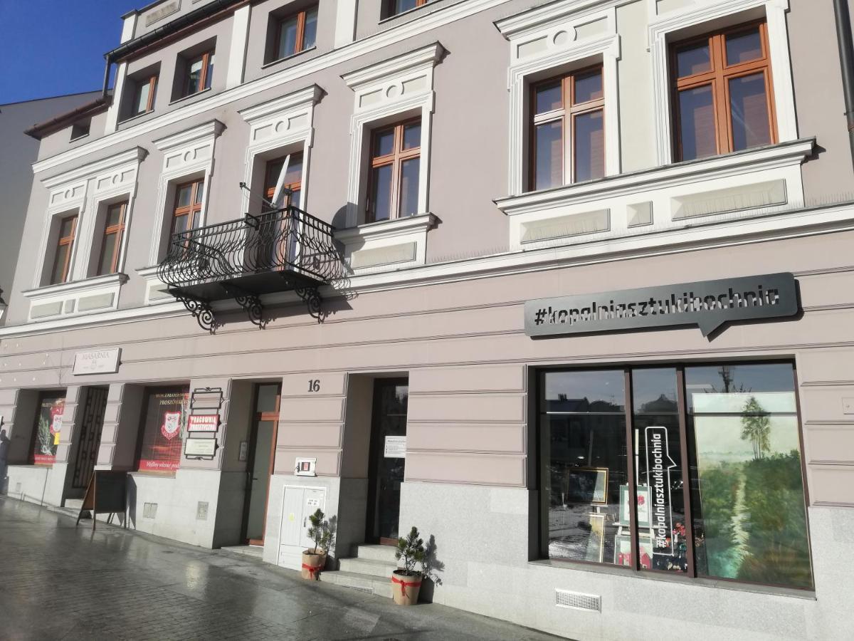 Klimatyczny Apartament Przy Bochenskim Rynku. Бохня Экстерьер фото